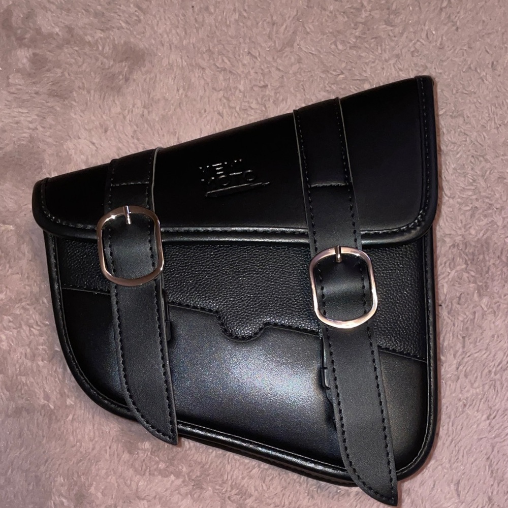 Elegant Black Belt Bag with Buckle Detail